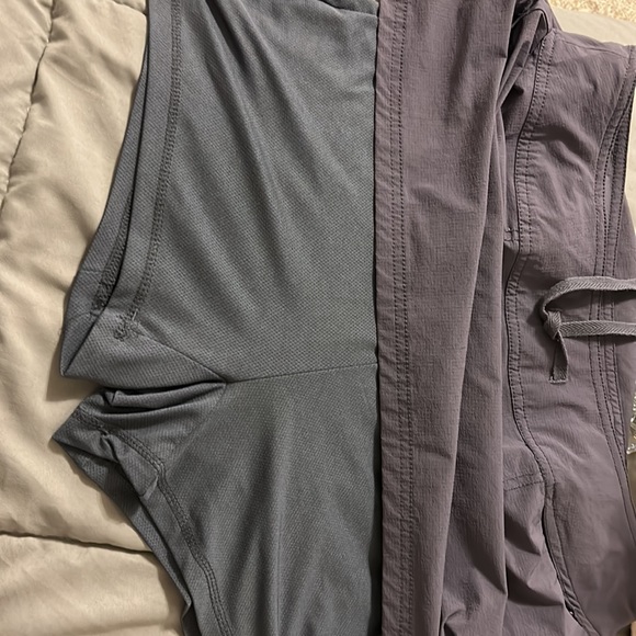 Green Tea XL Skort. Side zip, lightweight parachute material. - Picture 6 of 9